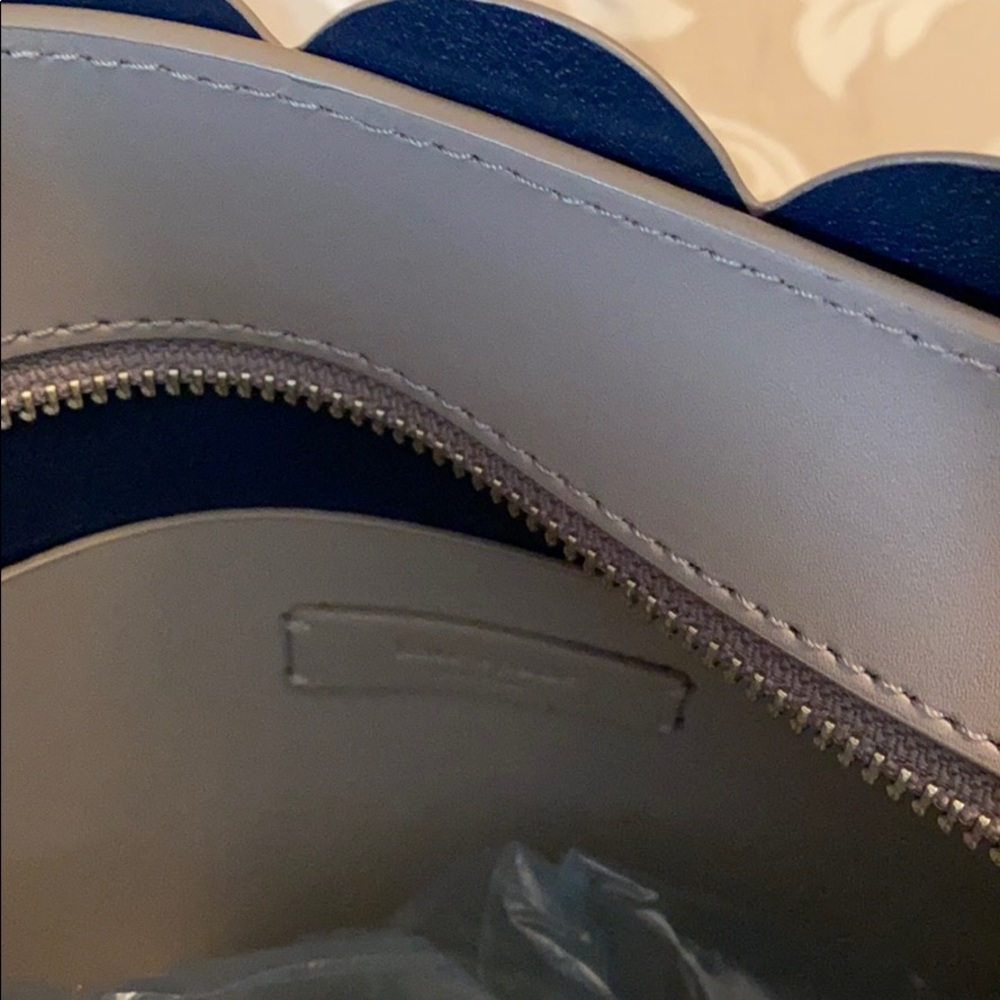 Kate Spade Large Scalloped Purse Grey/Navy - Picture 2 of 7